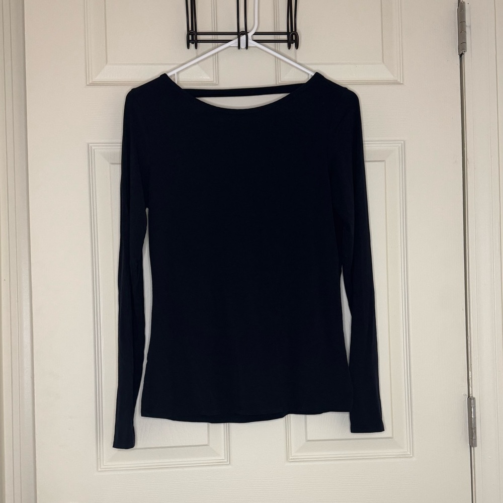 Alphalete Black Long-Sleeve Crew Neck Top